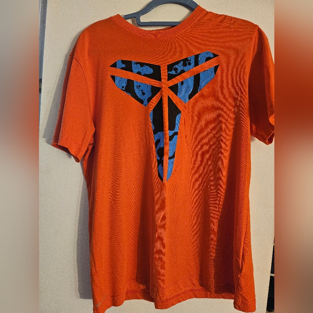 Nike Kobe Bryant Poison Dart Frog‎ Orange & Blue Basketball T-Shirt Size med